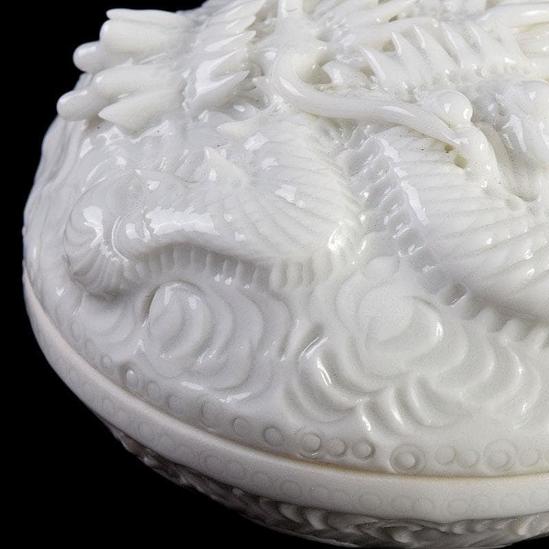 茶道具　平戸焼　十五代　中里茂右ェ門作　白磁雲龍彫　香合　共布共箱　V　8911