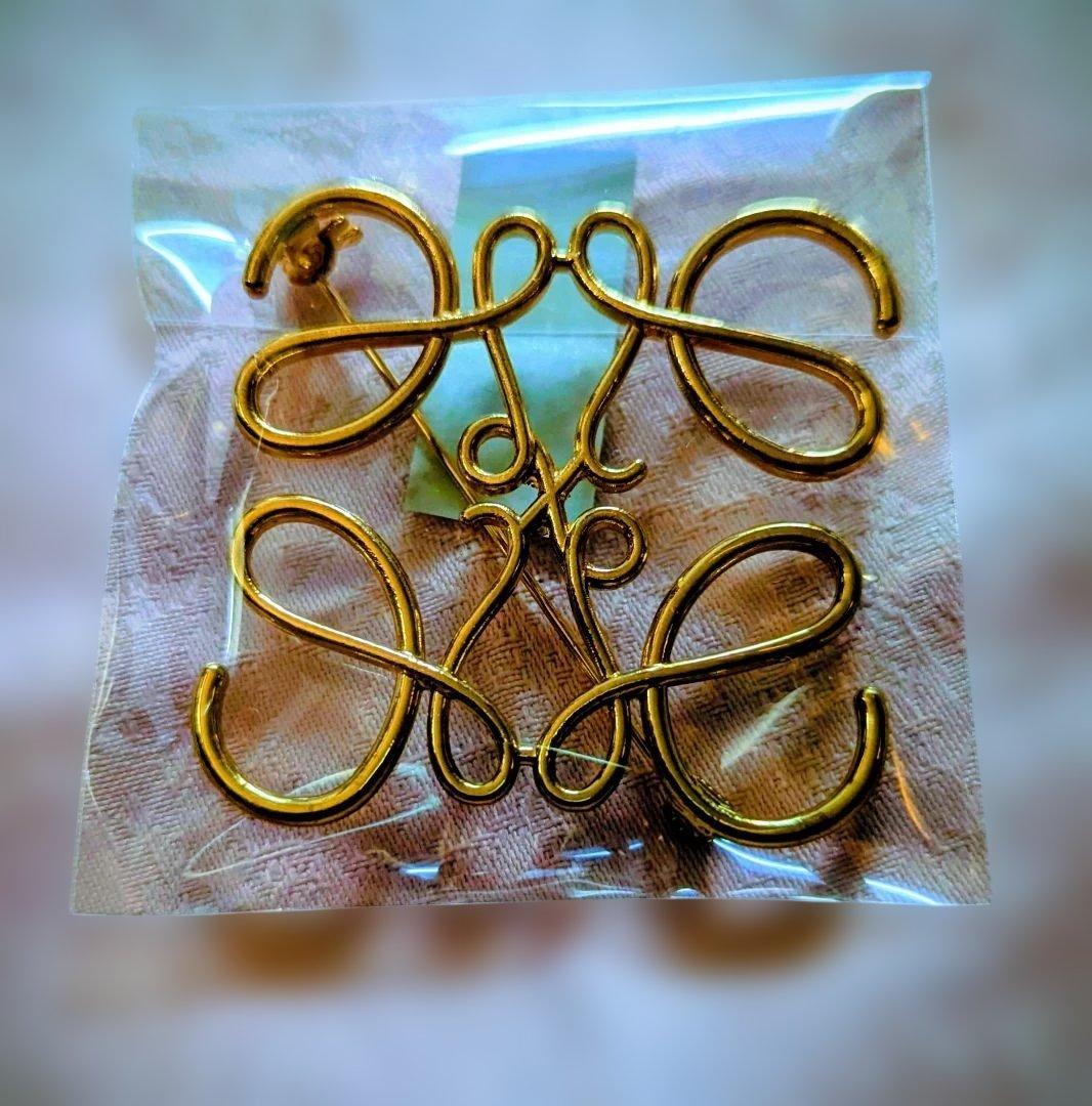 ロエベゴールド スワールデザイン ブローチ