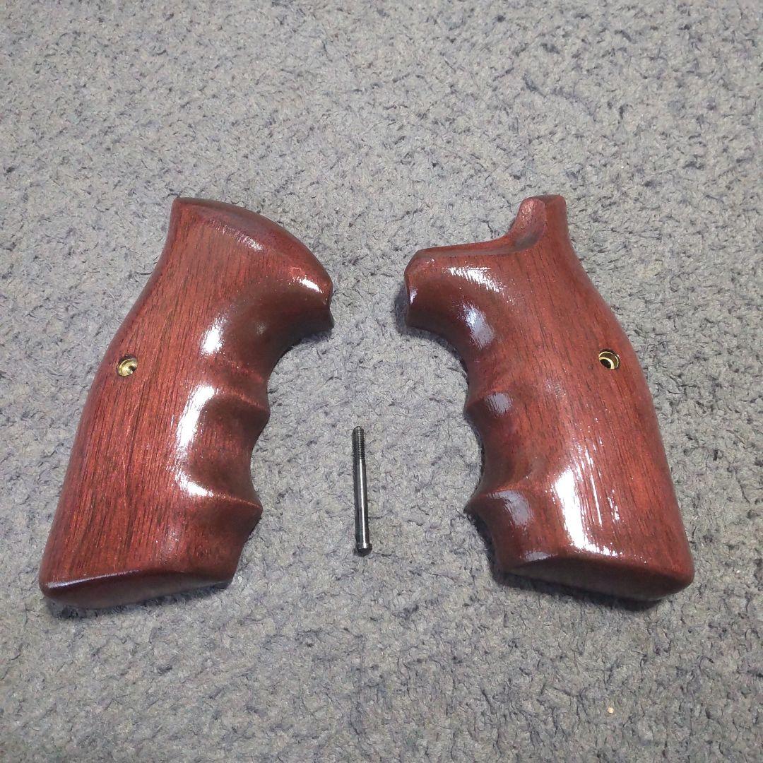 高級感ある木製グリップ マルシンM586装着品