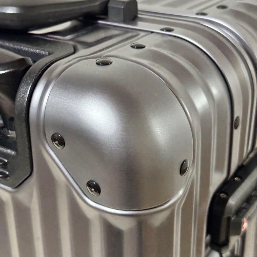 美品✨メルセデスベンツ　AMG スーツケース　4輪　アルミ　キャリーケース