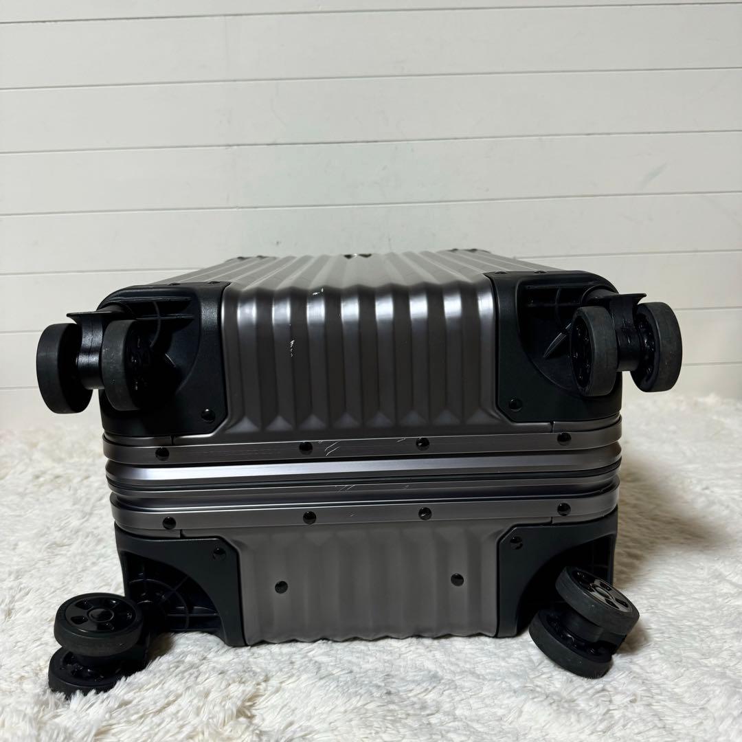 美品✨メルセデスベンツ　AMG スーツケース　4輪　アルミ　キャリーケース