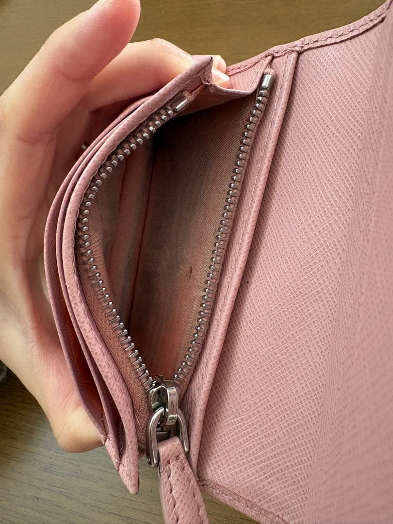 PRADA サフィアーノ　トライアングル　ミニ財布　ピンク