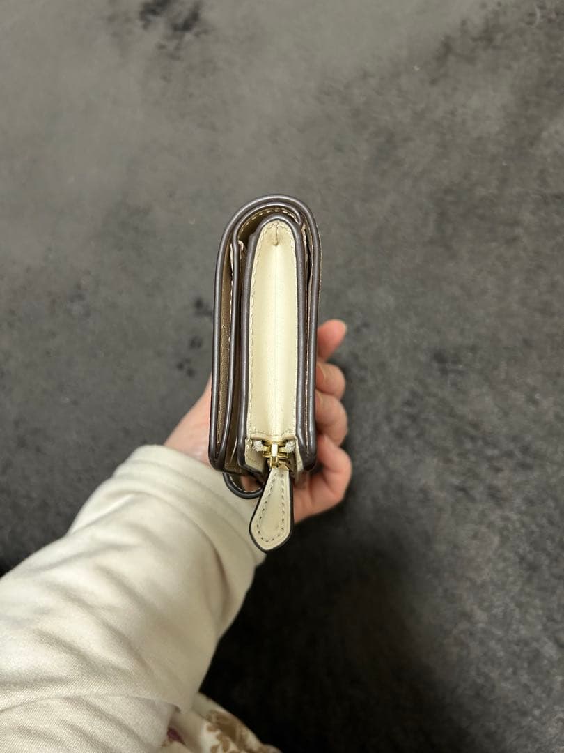 【即日発送・新品未使用】COACH 二つ折り財布 ベージュ