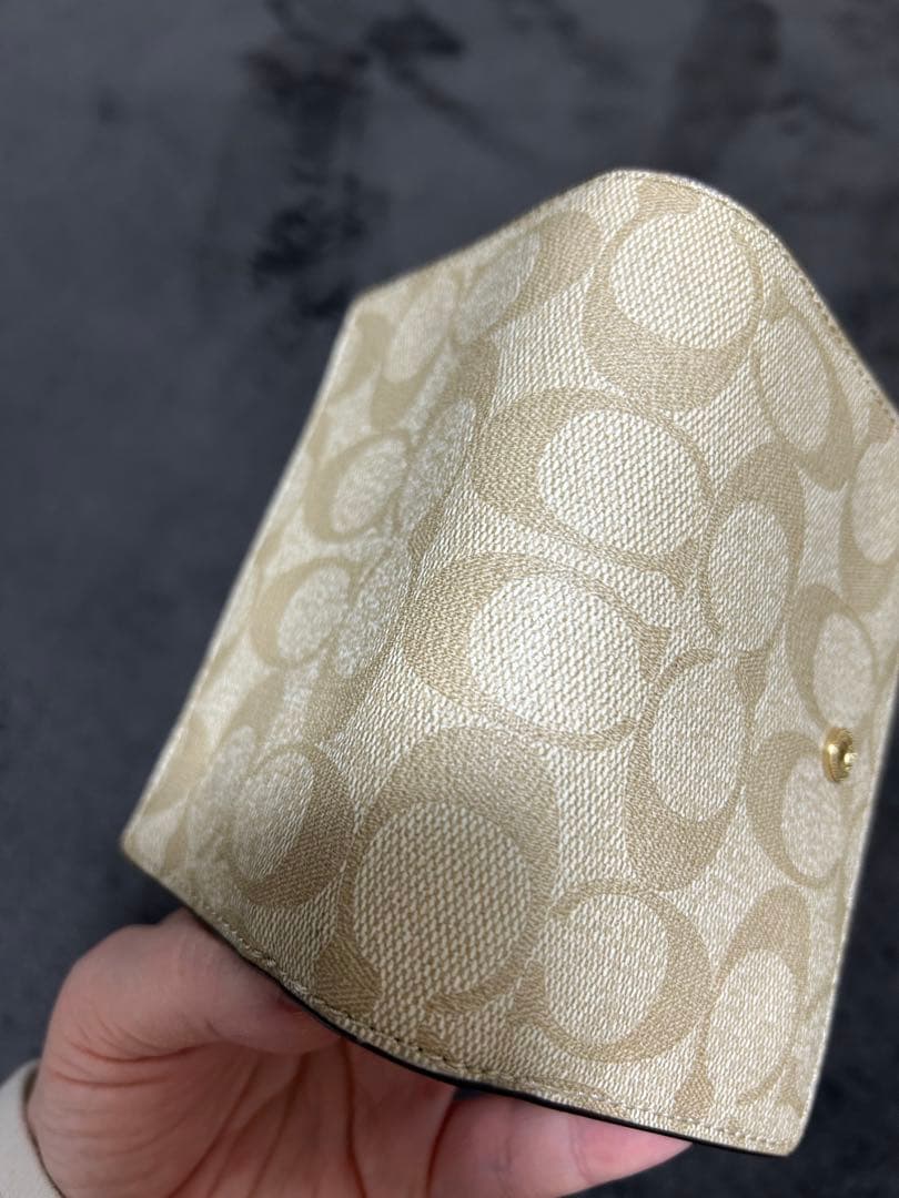 【即日発送・新品未使用】COACH 二つ折り財布 ベージュ