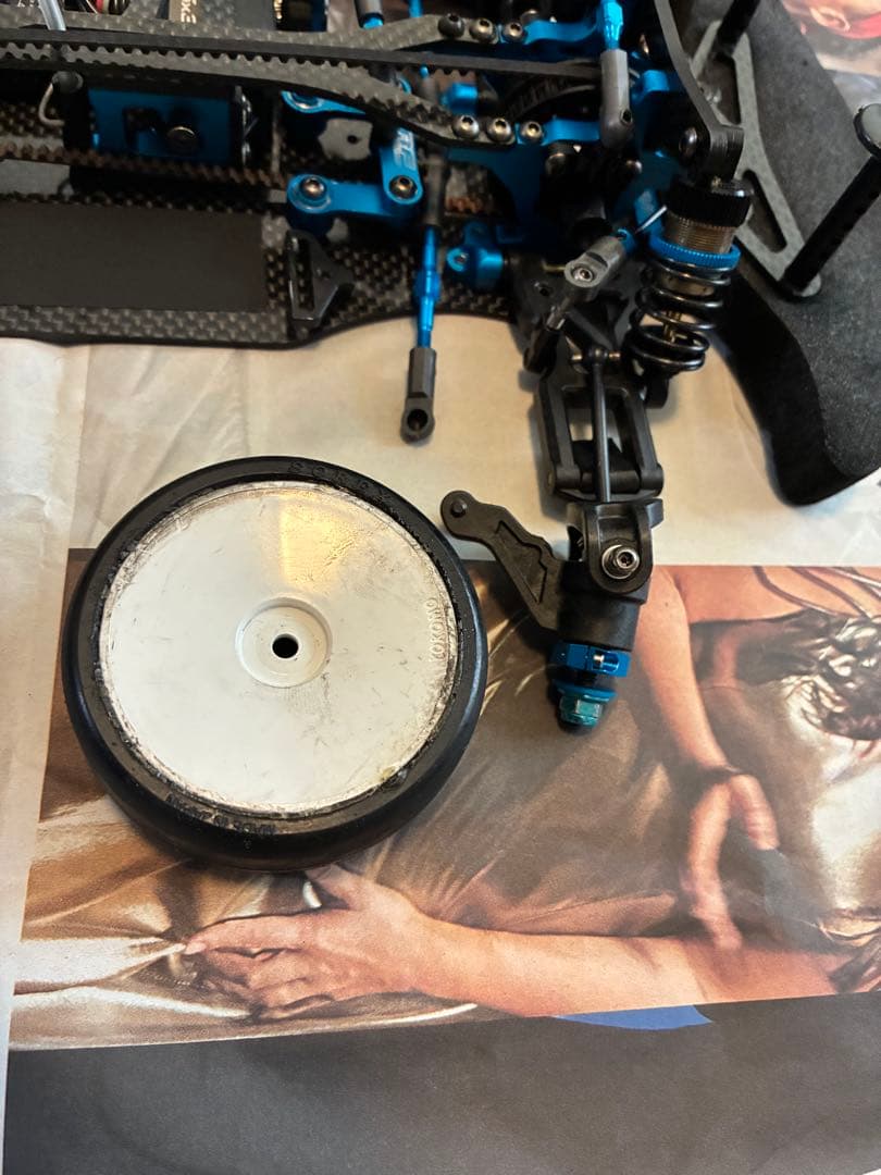 タミヤラジコンカー TRF419X カーボン製シャーシ、走行メカ付き