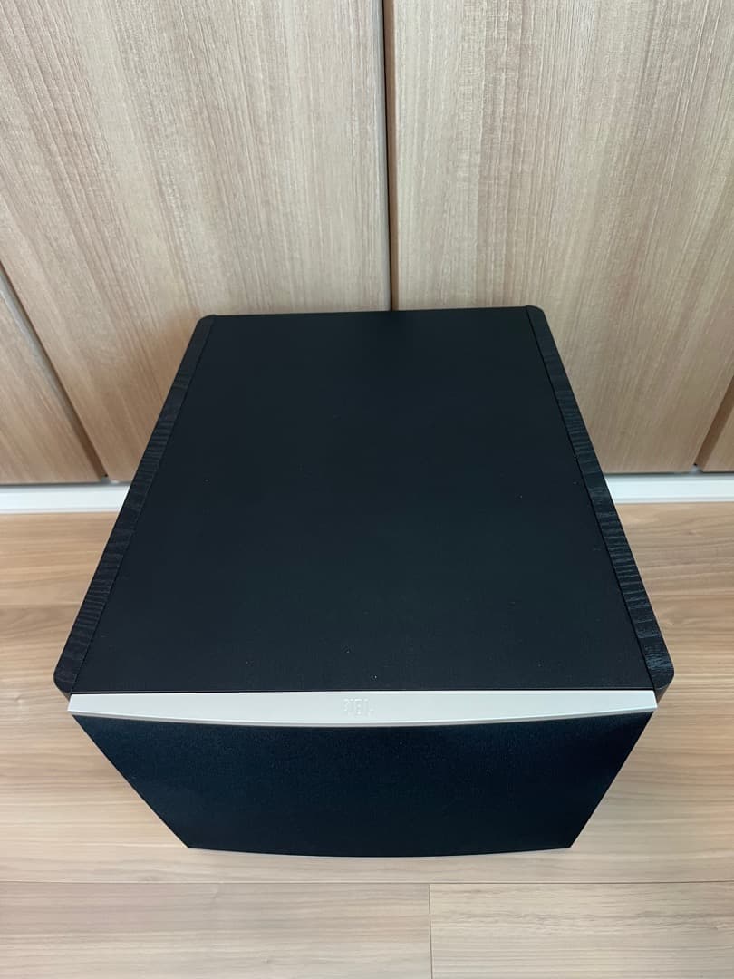 【こまっぷ】JBLのサブウーファー「Arena Sub 100P」