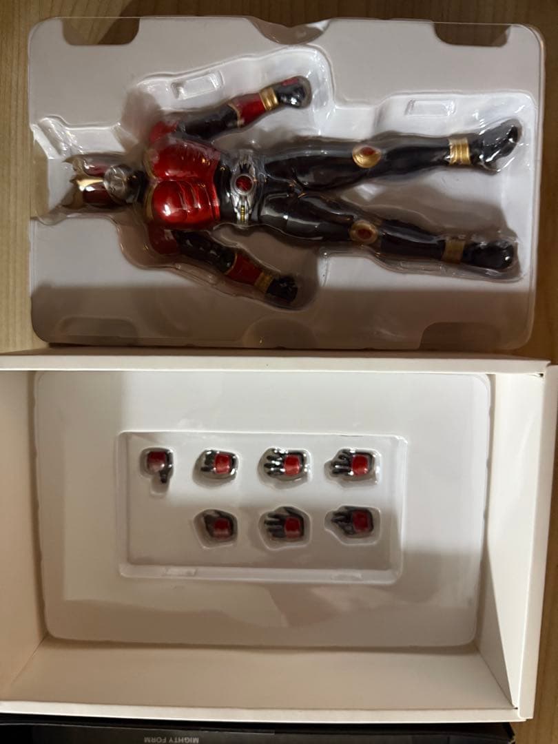 真骨彫仮面ライダークウガセット