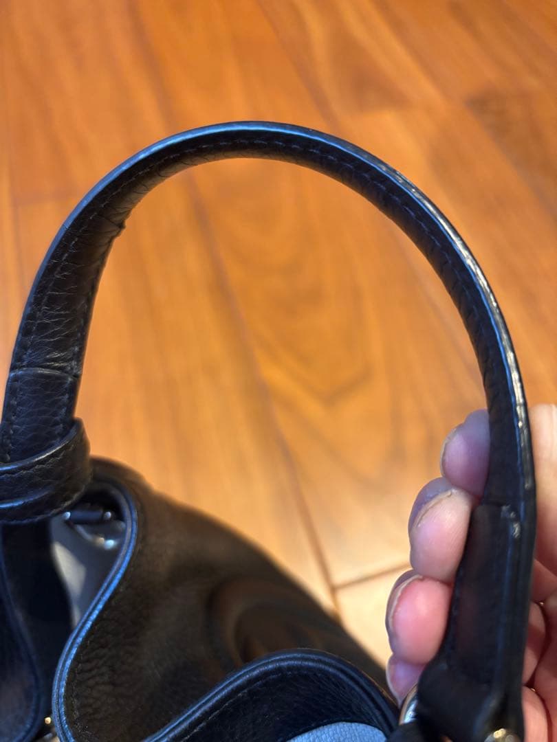 美品本物‼️GUCCI ソーホー タッセル　ブラック レザー