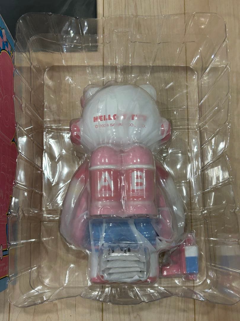 POPMART MEGA SPACE MOLLY 400%サンリオ ハローキティ