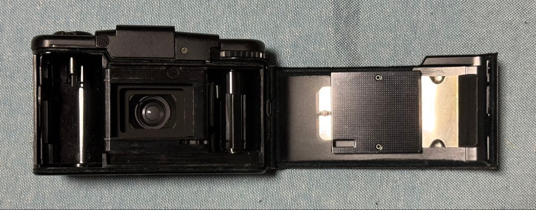 OLYMPUS XA 2 Dズイコー35mm F3.5搭載