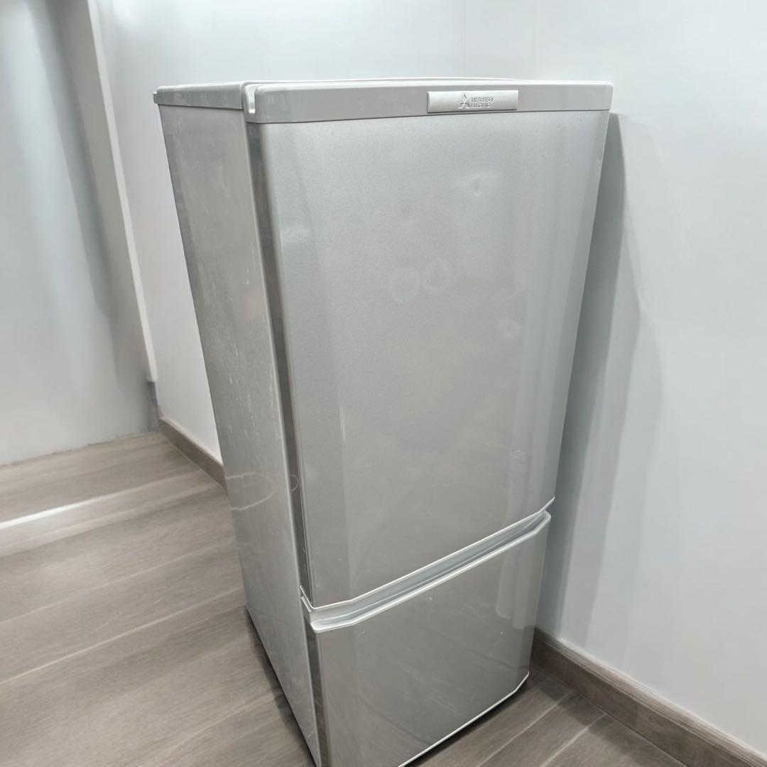 新生活応援❗️ 三菱の冷蔵庫　かっこいいシルバー　148L
