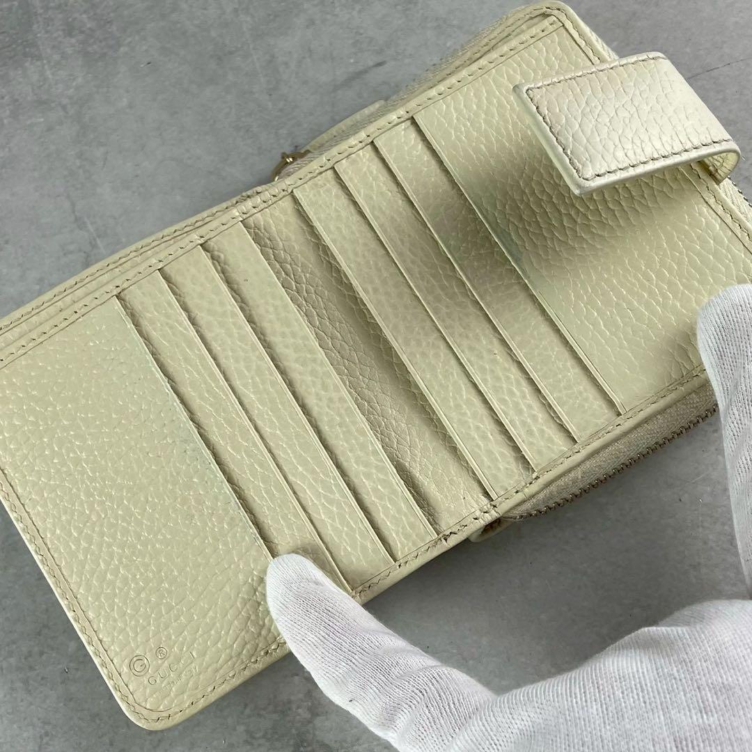 グッチ GUCCI 二つ折り財布 GGキャンバス コンパクト ジップ アイボリー