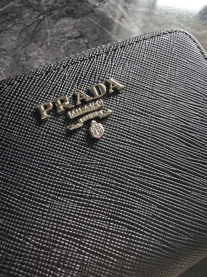 PRADA ケース ご依頼が来ましたのでお値下げ中‼️
