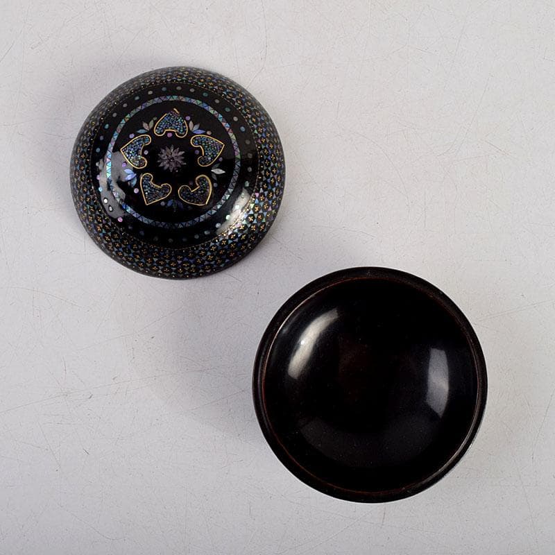 茶道具　黒漆　青貝　螺鈿装飾　香合　時代箱　V　8831