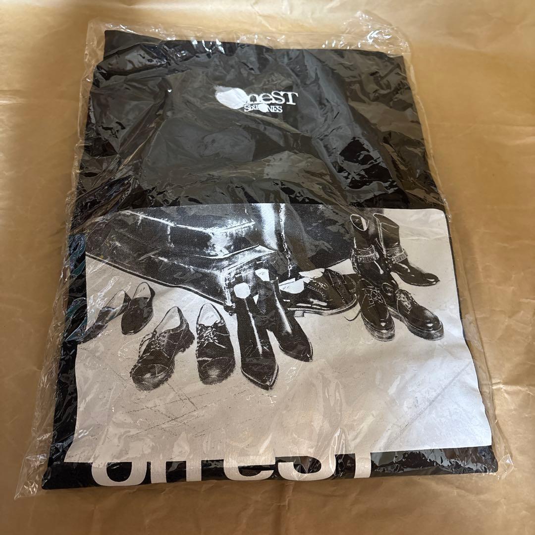 【美品】SixTONES OneST トレーナー　ペンライト　ステッカー　DVD