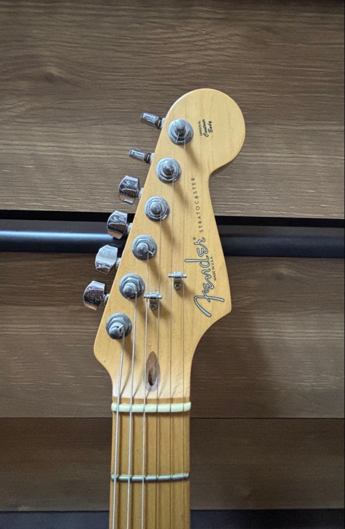 [ゆうてつこ]Fender USA ストラトキャスター ※PUはリンディー