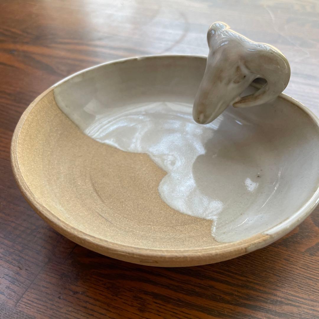 鉢　皿　器　直径約14㌢　未