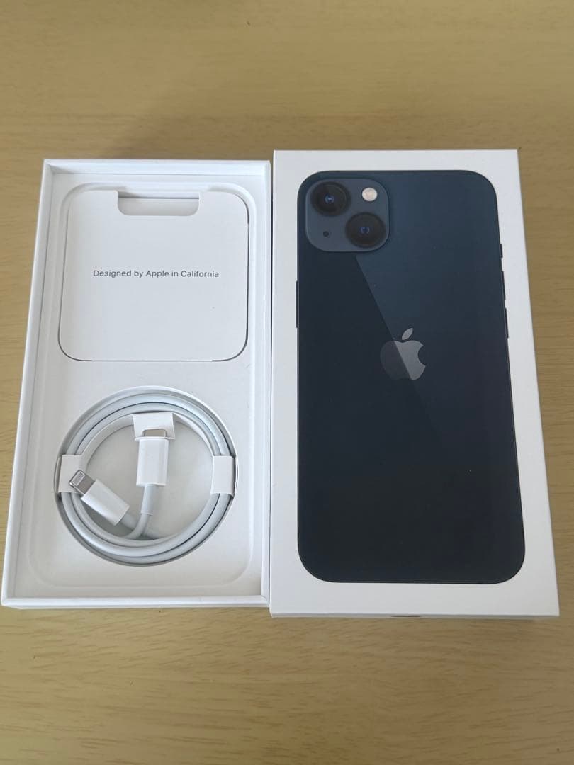 だだ。【美品】iPhone 13 128GB 本体＋箱＋未使用純正ケーブル