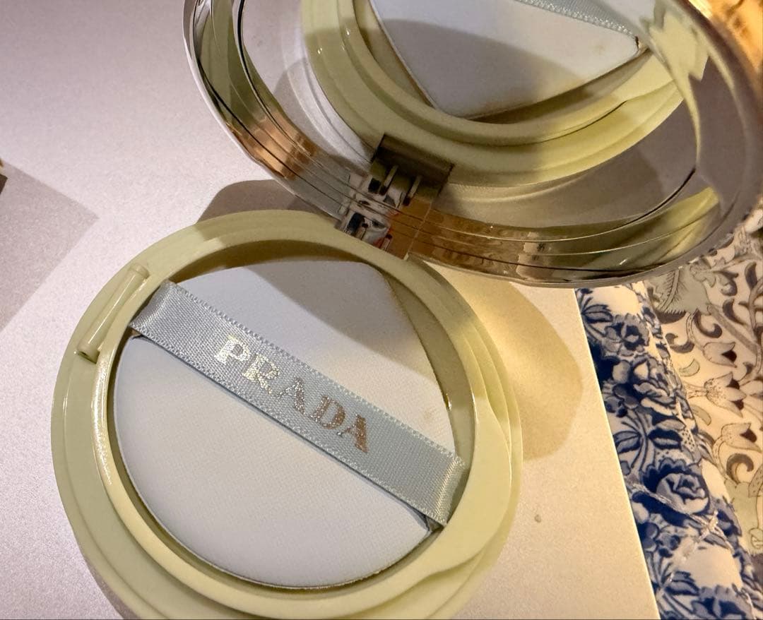 PRADA AUGMENTED SKIN クッションファンデ12g LN10