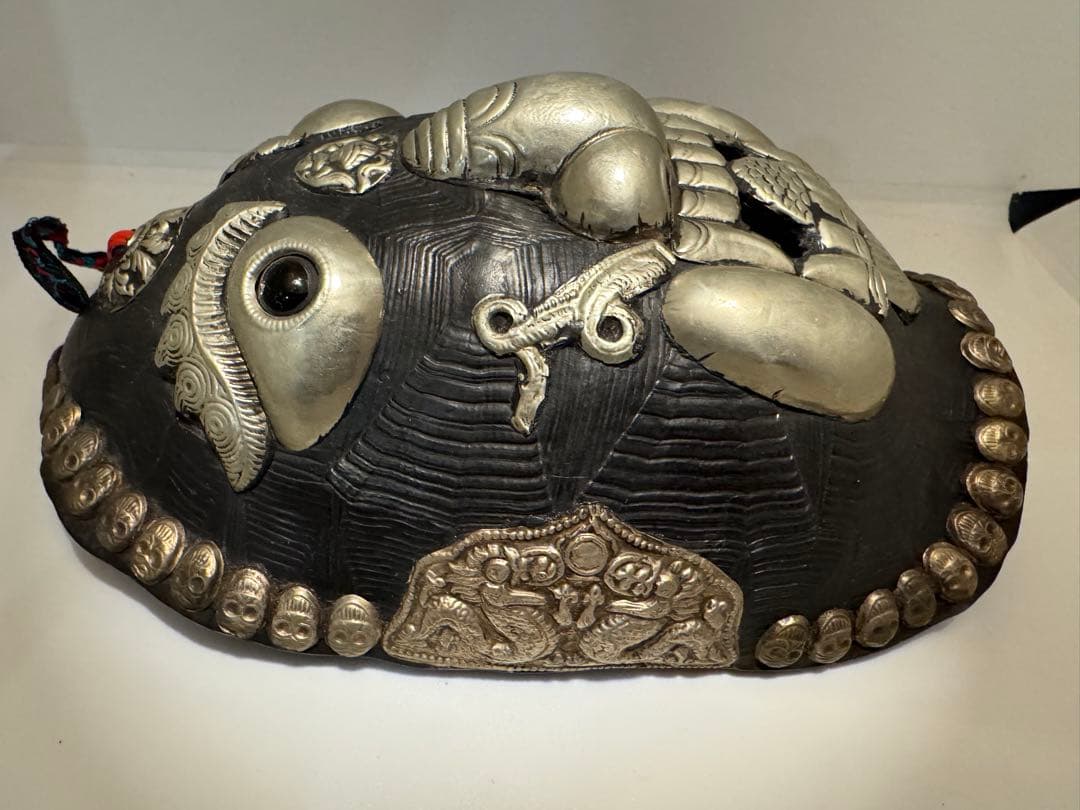 チベット亀の甲羅のマスク