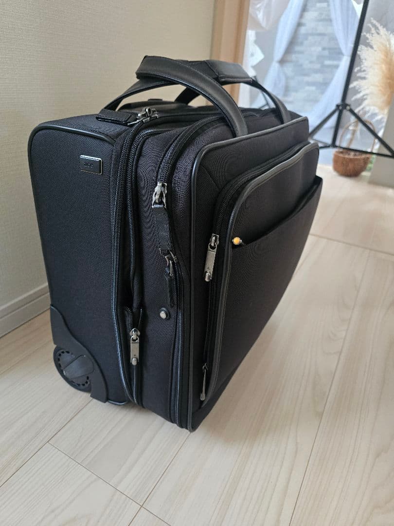 黒のキャリーケース
