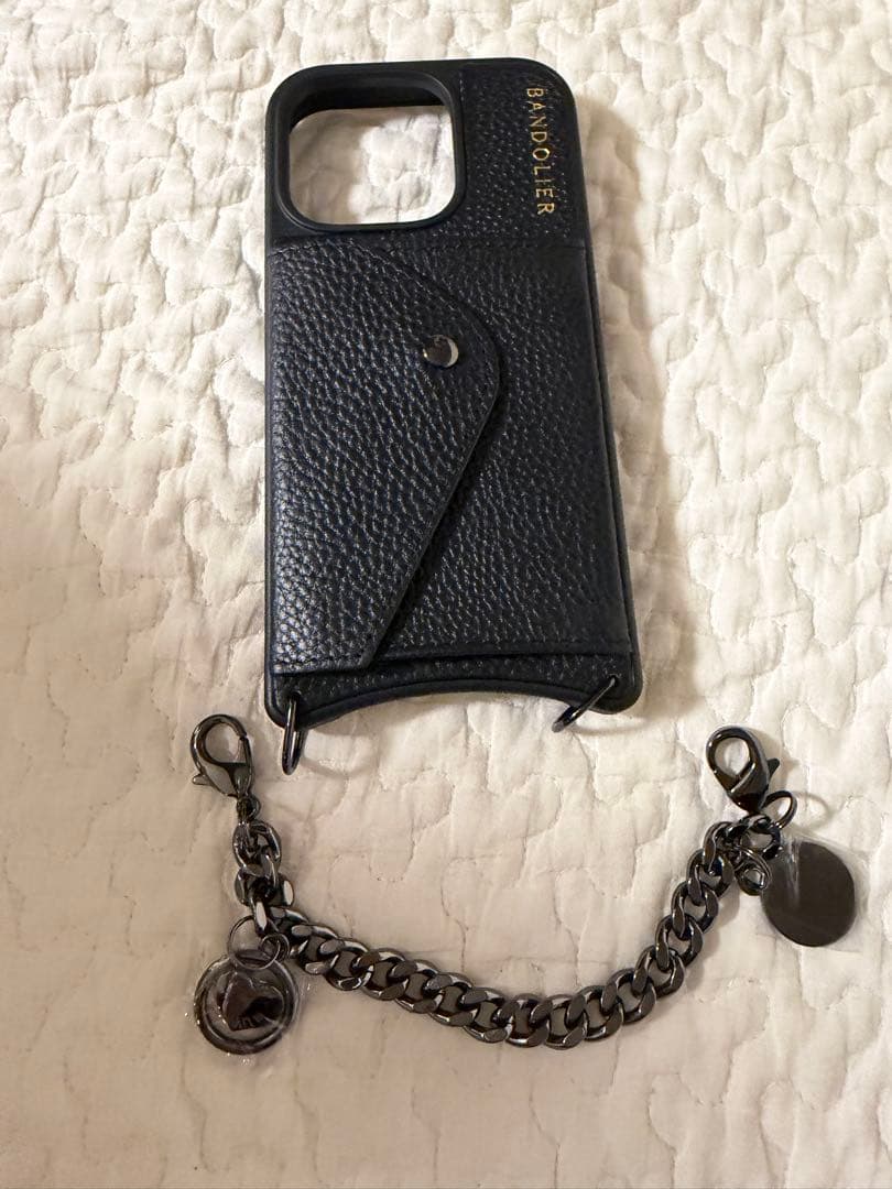 BANDOLIER iPhone 16 Pro ケース ブラック　バンドリヤー