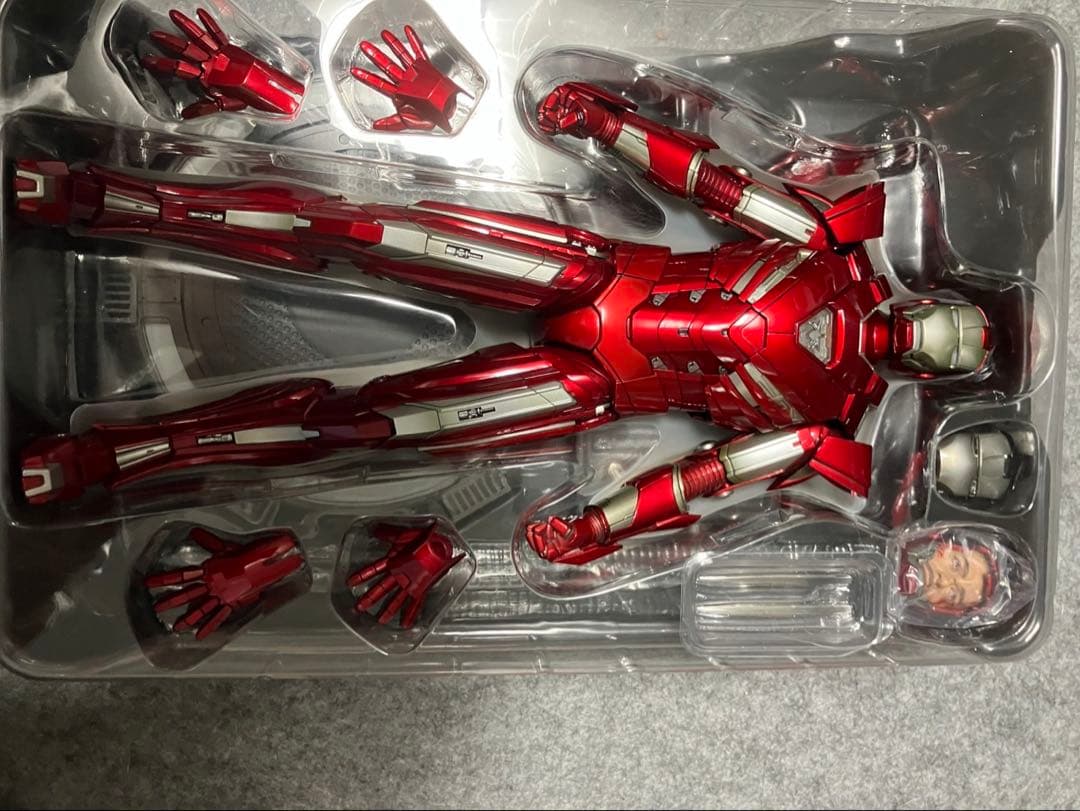 ホットトイズ　アイアンマン 3 シルバーセンチュリオン　 UM3213