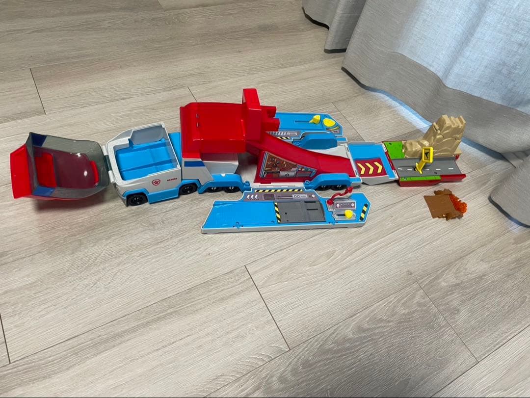 パウパトロール 車両とフィギュアセット