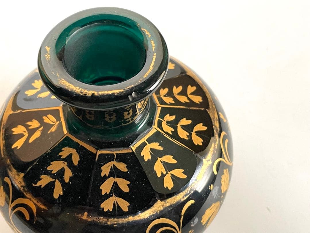 アンティーク　ガラス　ボトル　金彩　唐草文様　花瓶　面取　エナメル　西洋骨董