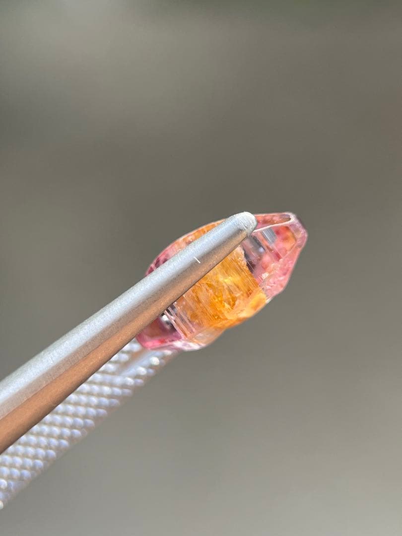 パパラチアサファイアクリスタル2.5ct Padparadscha