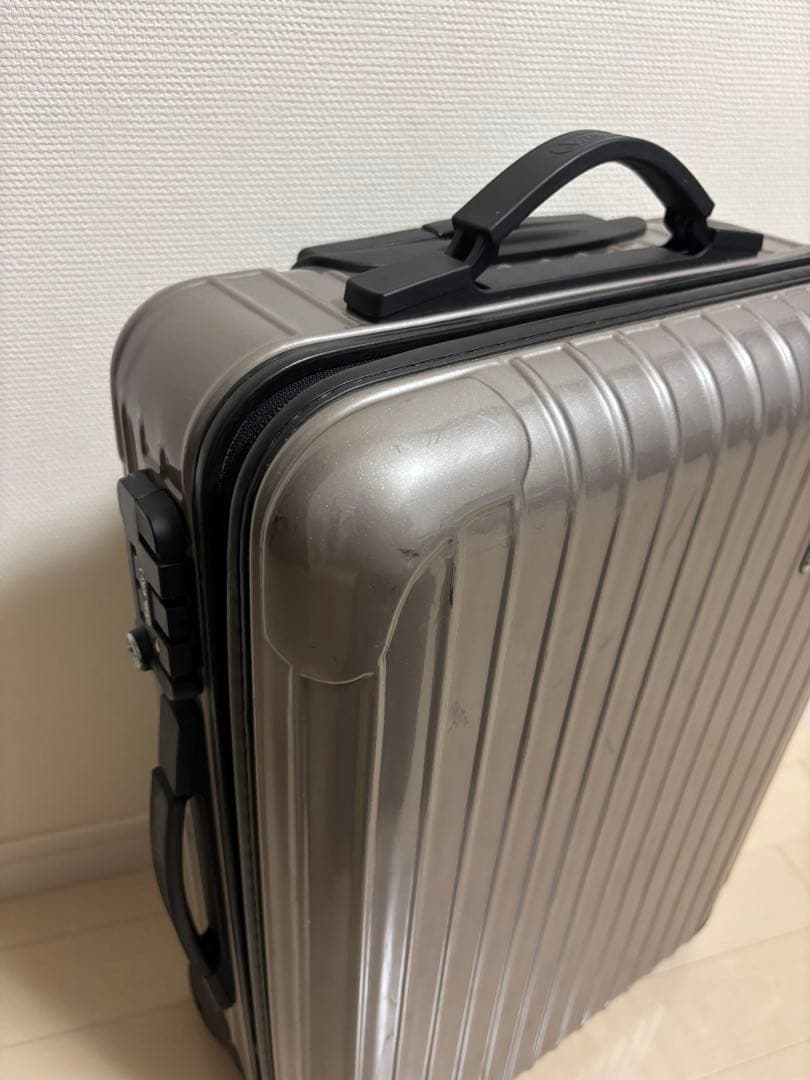 値下げ済✅リモワ サルサ 2輪 33L 付属品説明書 中板完備⭐︎人気色シャンパン