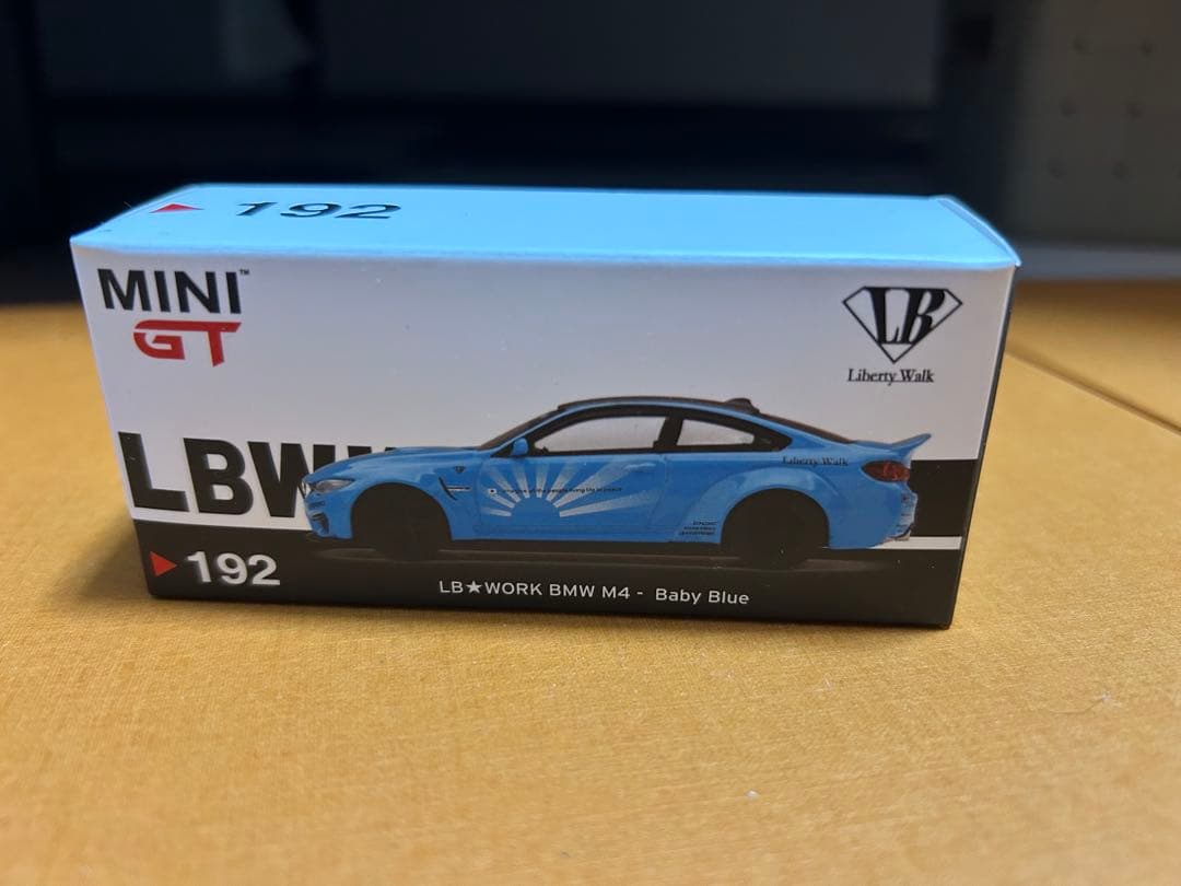 MINI GT LB★WORK BMW M4 ベイビーブルー No.192