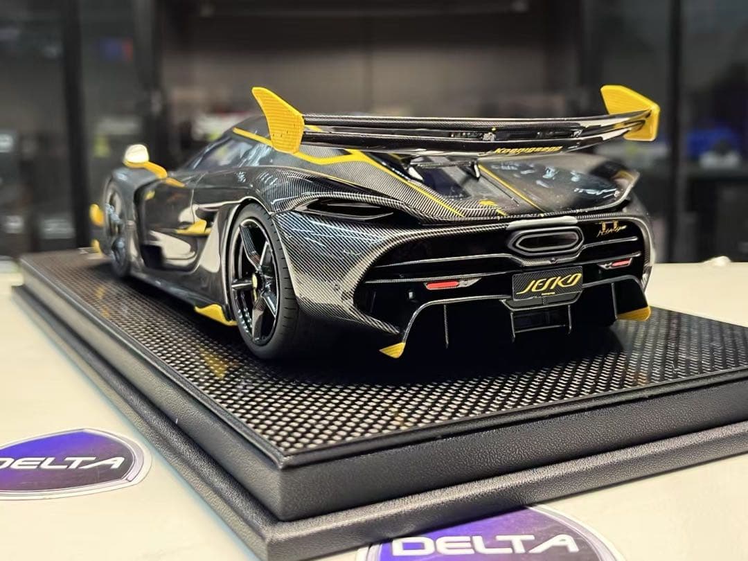 新品 FrontiArt ケーニグセグ jesko ブラックカーボン ミニカー