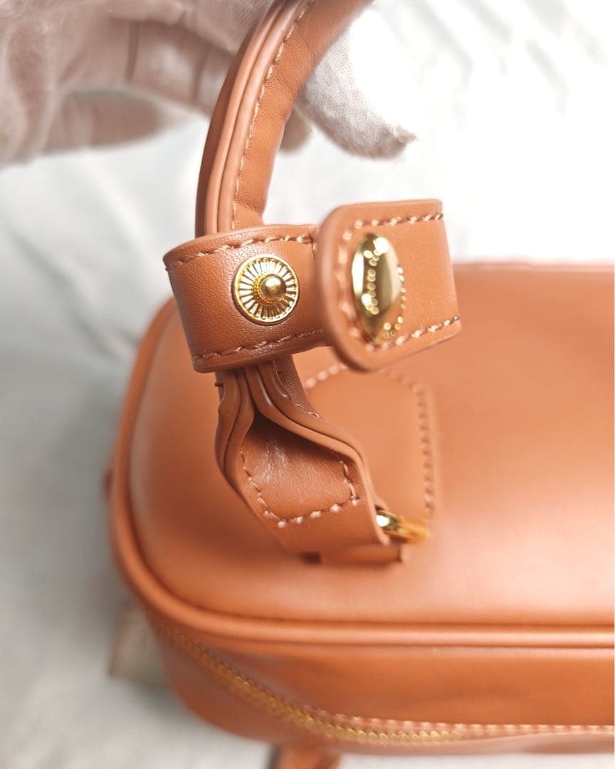 MIUMIU　キャラメル色ハンドバッグ　ショルダーバッグ　美品