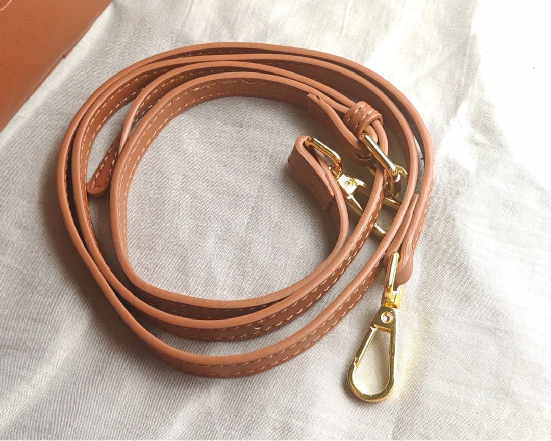 MIUMIU　キャラメル色ハンドバッグ　ショルダーバッグ　美品