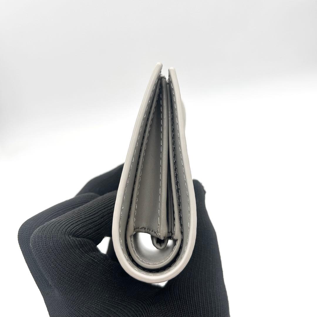 未使用級　FURLA　フルラ　二つ折り財布　レザー　バイカラー　アーチロゴ