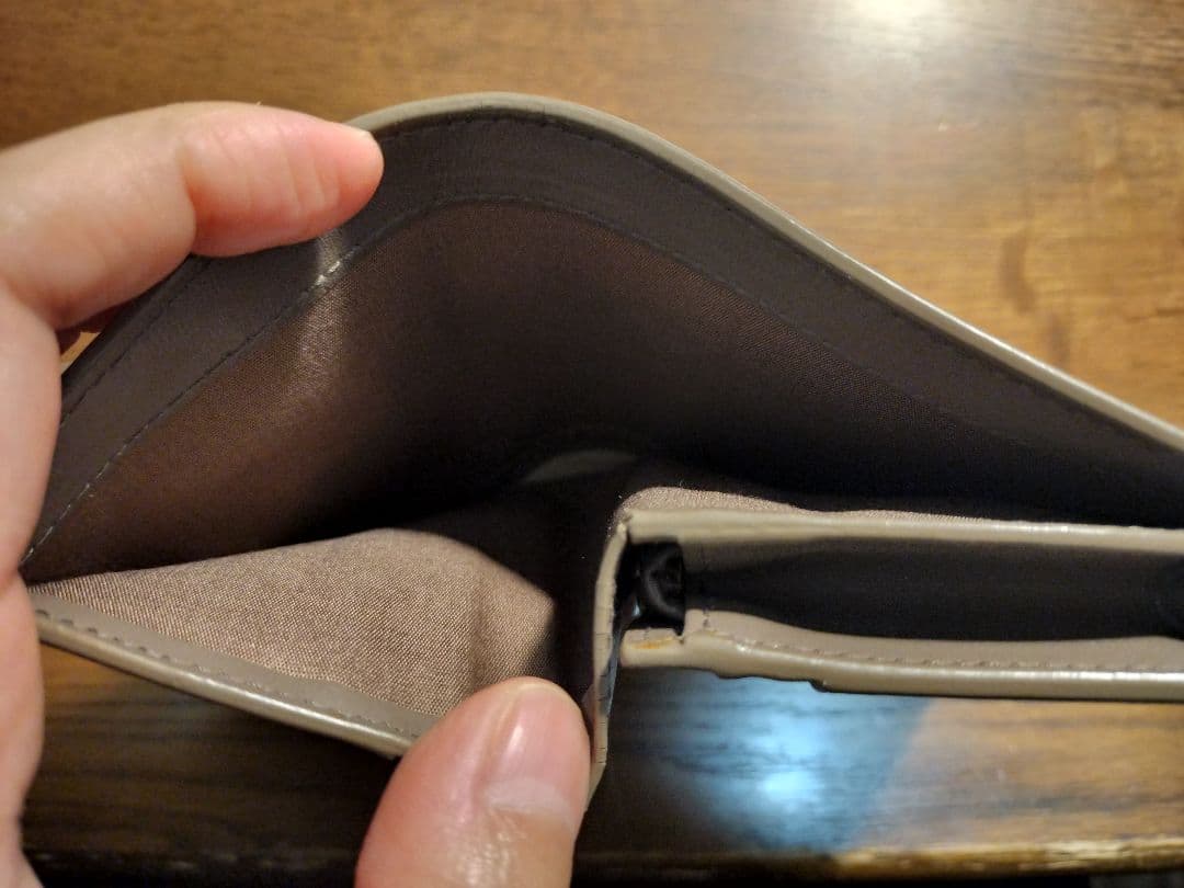 【レオン】フェラガモ レザー 二つ折り財布