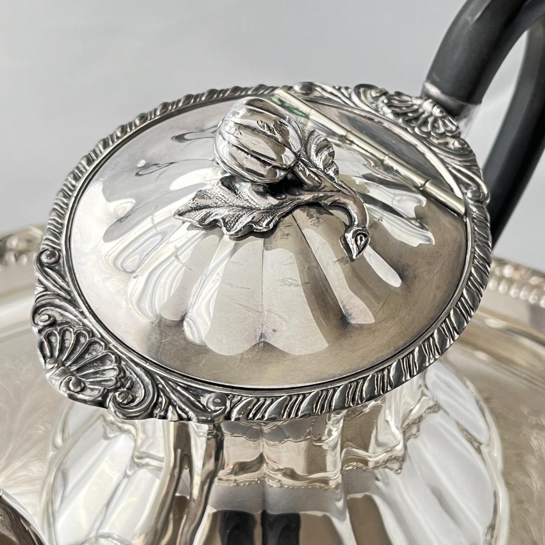 【Old English】メロンフォルムのコーヒーポット【シルバープレート】