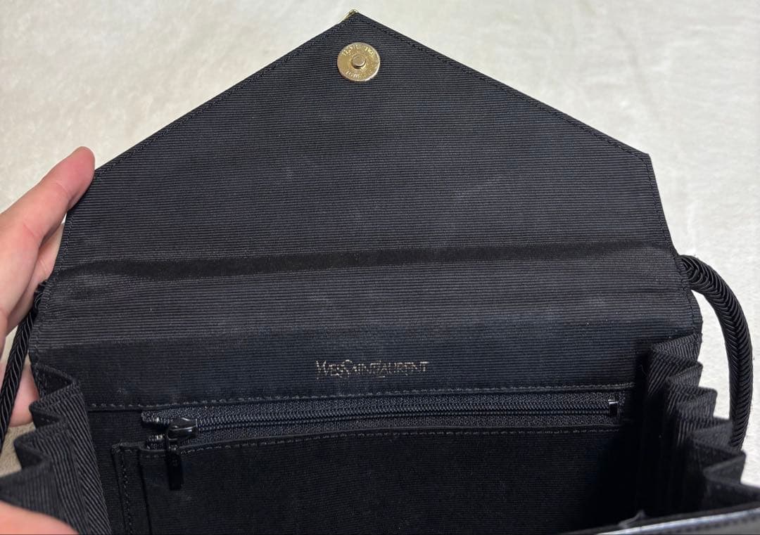 イブ　サンローラン　ショルダーバッグ　ゴールド　ブラック