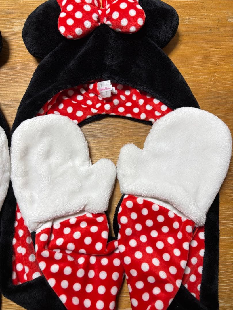 ミニーマウス　マフラー　手袋　キャップ　2個