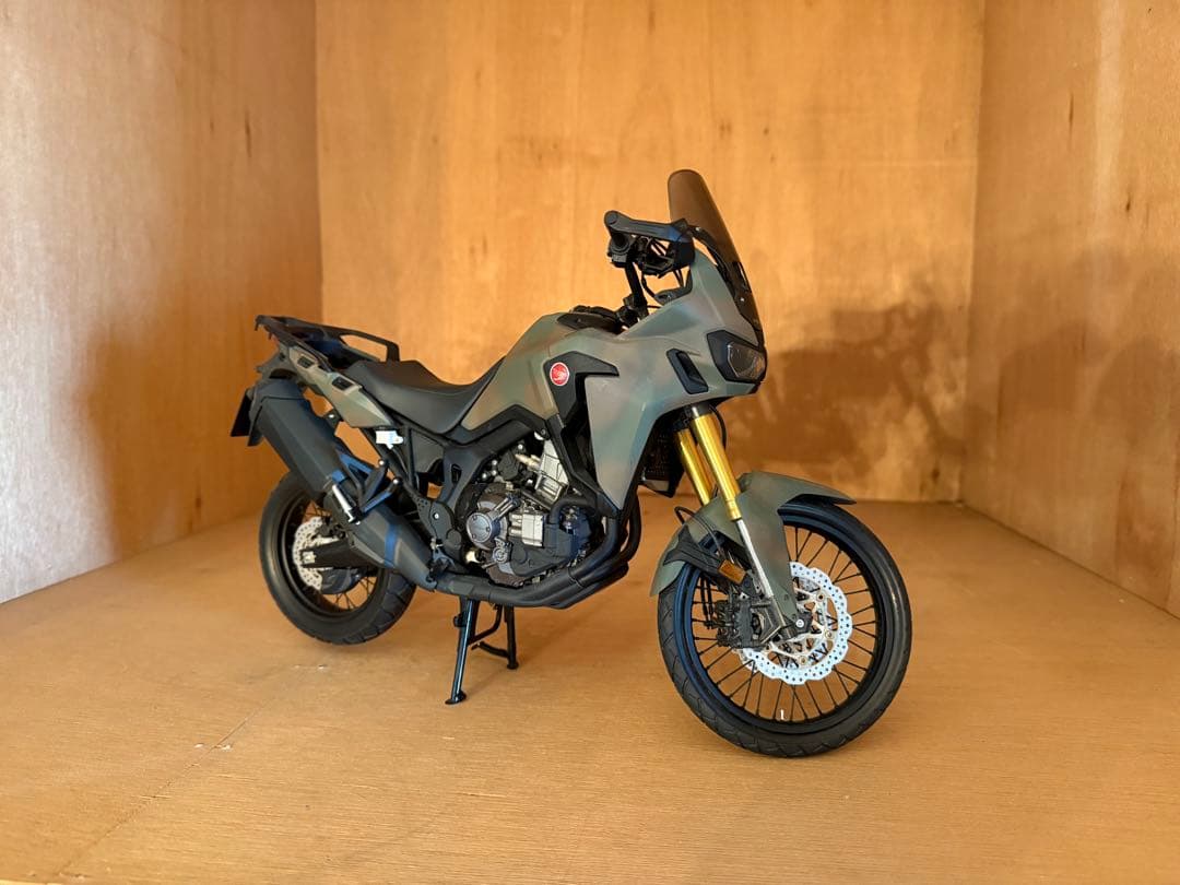 【O-1986】タミヤ アフリカツイン プラモデル 1/6 塗装済み ジャンク