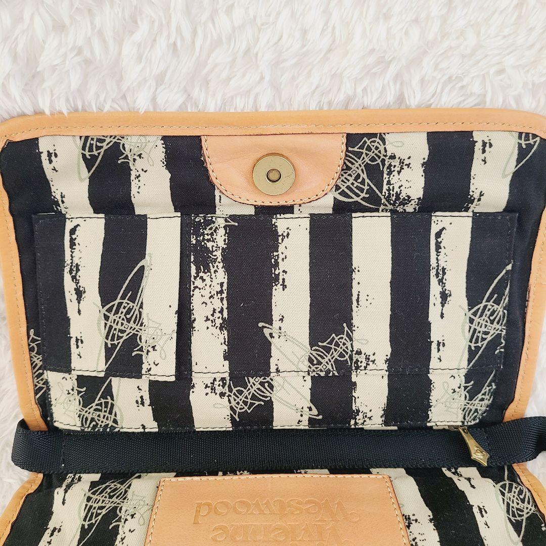 レア ヴィヴィアンウエストウッド オーブ型押し ショルダー 斜め掛けバック