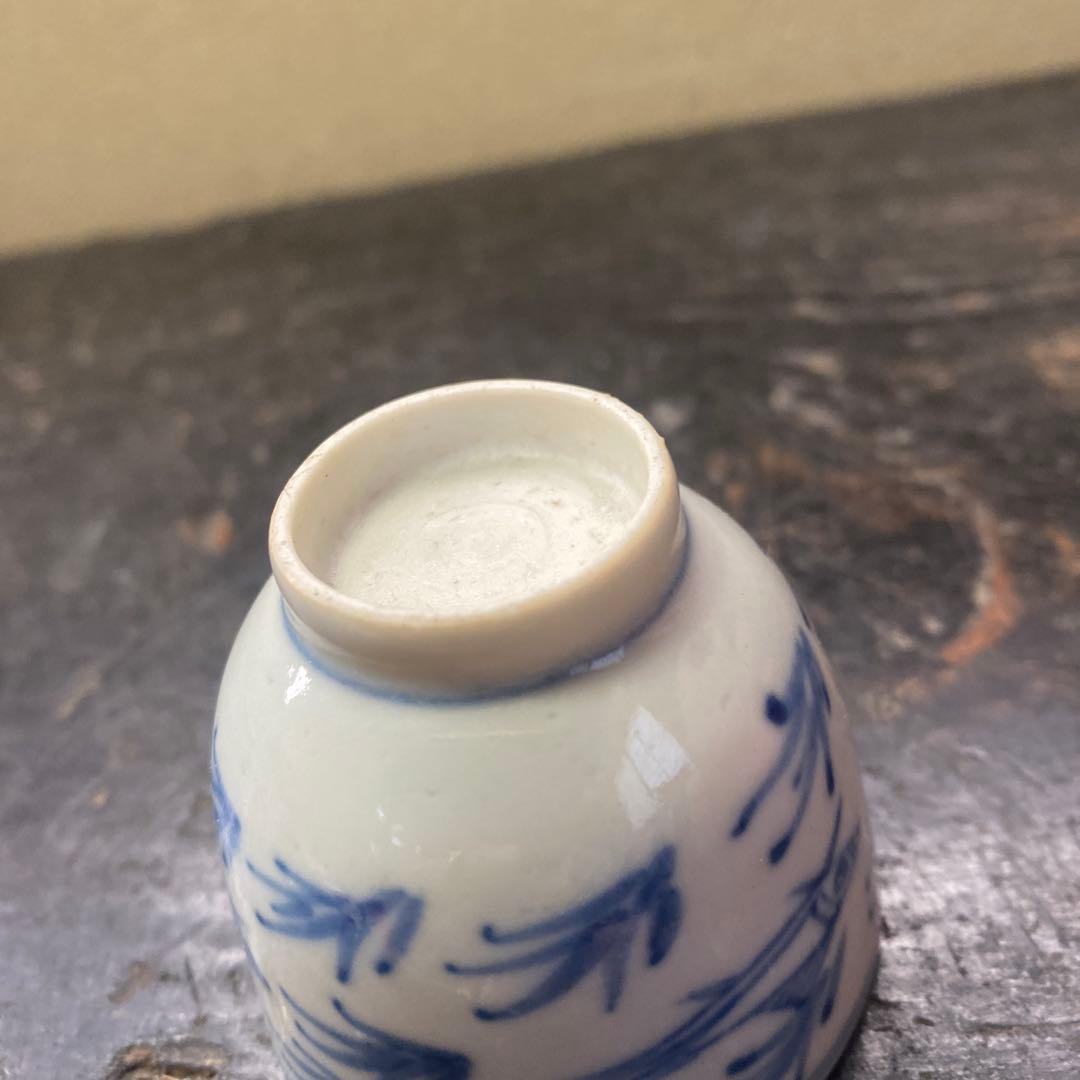 中国古玩　染付魚泳図杯　4.5cm4cm