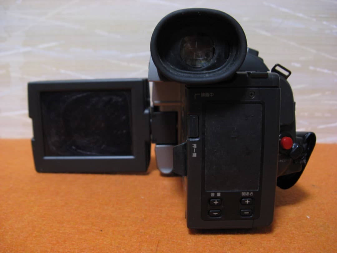 動作0K❗️☆SONYの液晶Hi8/8ミリビデオカメラ・CCD-TRV90