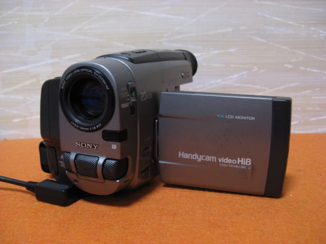 動作0K❗️☆SONYの液晶Hi8/8ミリビデオカメラ・CCD-TRV90
