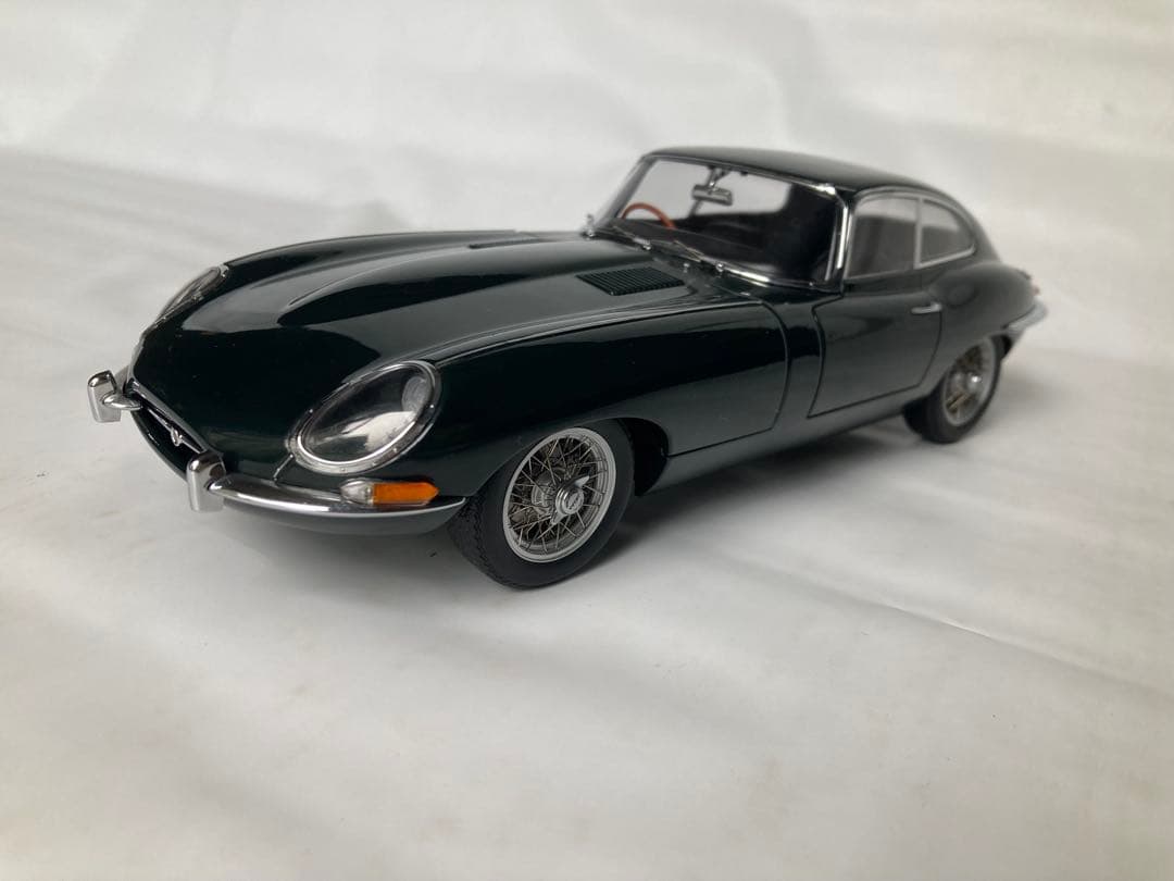 AUTOart JAGUAR E-TYPE ダイキャストモデル