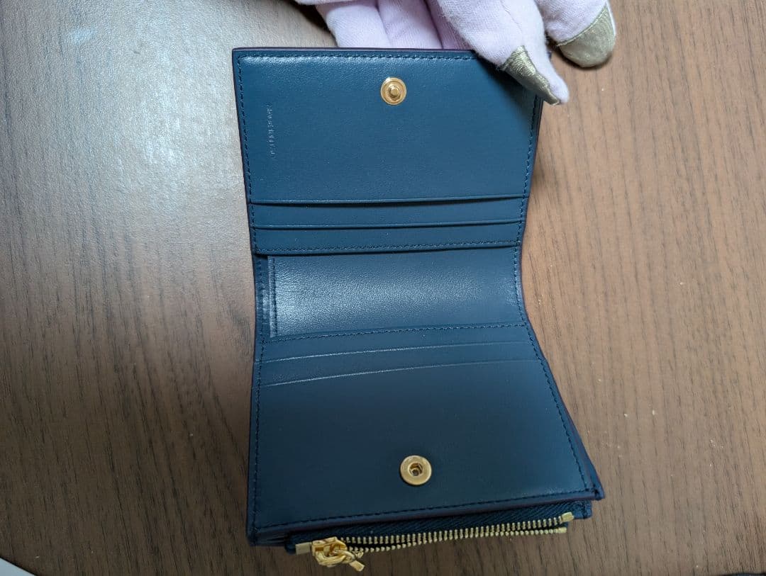 セリーヌコンパクトウォレットトリオンフチャームグレインドカーフスキン財布