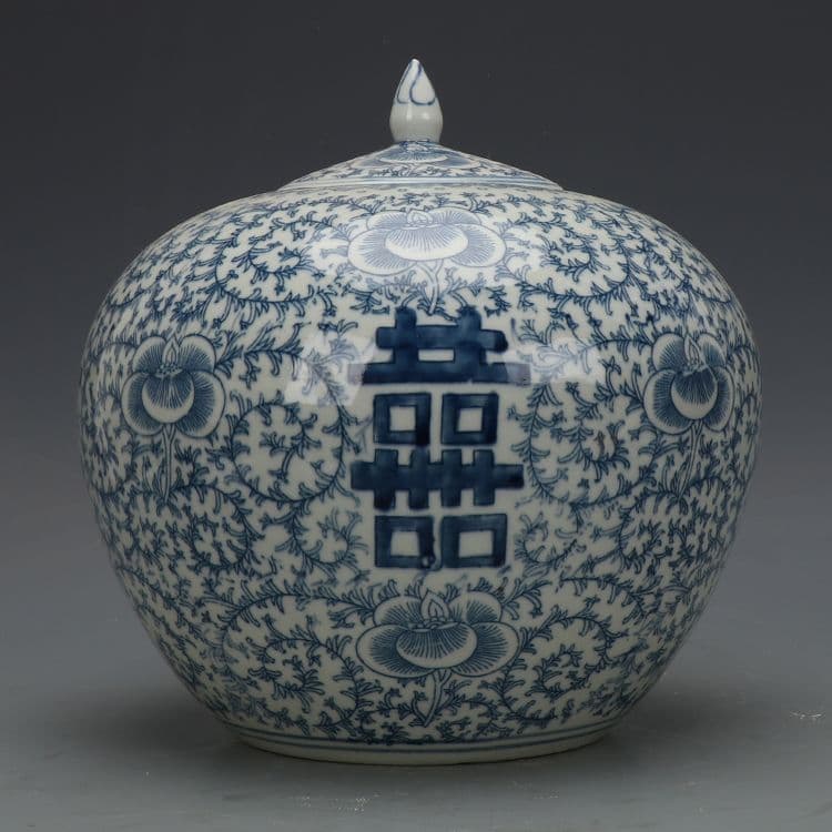青花喜字尖蓋壺 西瓜壺 茶壺 景徳鎮 陶磁器 装飾品 現代工芸品 美術品 置物