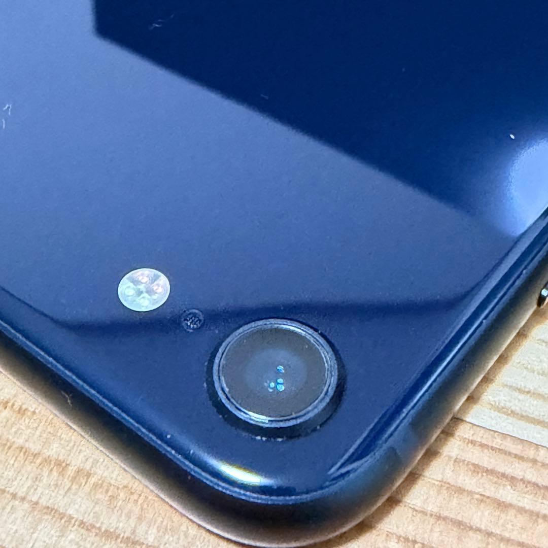 ク*3様 バッテリー新品　iPhoneSE第3世代64GB SIMフリー　美品