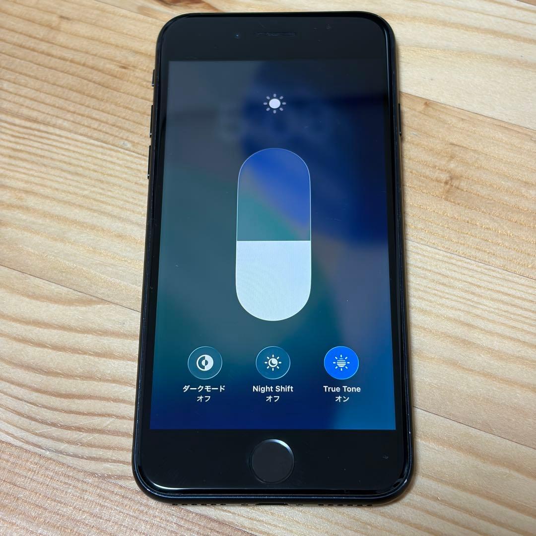 ク*3様 バッテリー新品　iPhoneSE第3世代64GB SIMフリー　美品